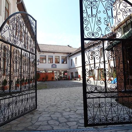 Vicenza Square Otel Sibiu Dış mekan fotoğraf